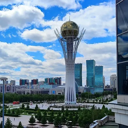 9 Спальных Мест В Центре 3Х Комн Кв С 4Мя Кроватями И 2Мя Санузлами С Шикарным Видом На Байтерек Astana Exterior foto